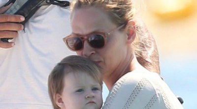 Uma Thurman con su novio y sus tres hijos de vacaciones en las playas de Saint Tropez