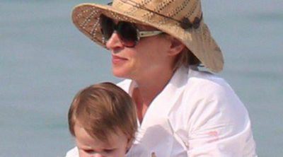 Uma Thurman continúa disfrutando de sus vacaciones en familia en Saint Tropez