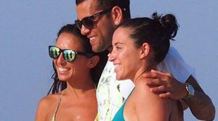 Dani Alves, un campeón muy amable con sus fans en su último día de vacaciones en Formentera