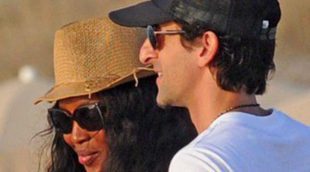 Naomi Campbell y Adrien Brody disfrutan de una jornada de playa en Formentera