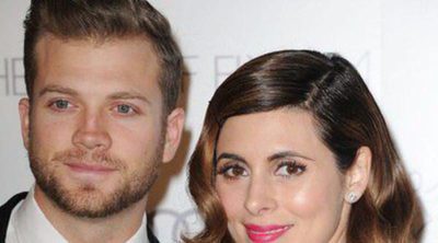 Jamie-Lynn Sigler y Cutter Dykstra dan la bienvenida a su primer hijo Beau