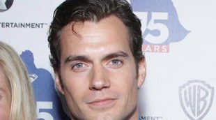 Henry Cavill es el hombre favorito de las mujeres para tener un romance de verano