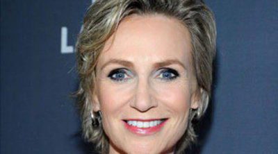 La actriz de 'Glee' Jane Lynch recibe su estrella en el Paseo de la Fama de Hollywood