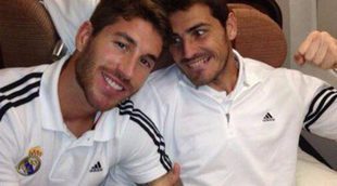 Sergio Ramos 'lesiona' a Iker Casillas tras un choque fortuito: "Alguno me quiere matar..."