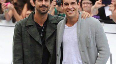 Hugo Silva y Mario Casas arrasan a su llegada al Festival de San Sebastián 2013