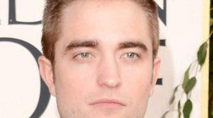 Robert Pattinson se rodea de chicas en el concierto de Artic Monkeys en Los Angeles