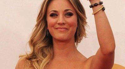 Kaley Cuoco muestra orgullosa su anillo de compromiso en un evento de Polo junto a Ryan Sweeting