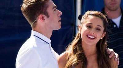 Ariana grande y Nathan Sykes muestran su amor en público después de las acusaciones de infidelidad de Jai Brooks