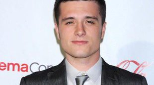 Josh Hutcherson confiesa que las escenas de besos con Jennifer Lawrence son "muy calientes"