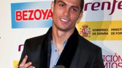 Cristiano Ronaldo y Ángel Nieto reciben los premios AS del Deporte 2011 por su trayectoria