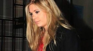 Emotivo encuentro entre el príncipe Harry y Chelsy Davy en un pub de Londres