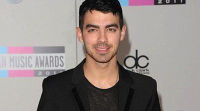 Joe Jonas: "La primera vez que fumé marihuana fue con Demi Lovato y Miley Cyrus"