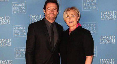 Hugh Jackman reaparece junto a su mujer tras anunciar que padece cáncer de piel en la nariz