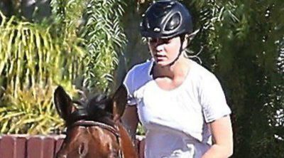 Kaley Cuoco se relaja montando a caballo tras su boda con Ryan Sweeting