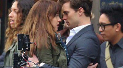 Dakota Johnson se deja seducir por Jamie Dornan en las nuevas imágenes de 'Cincuenta Sombras de Grey'