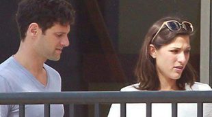 Justin Bartha y Lia Smith están esperando su primer hijo tras su boda en Hawaii