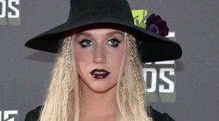 Kesha reconoce que también necesita ayuda para su adicción con el alcohol