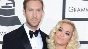 Rita Ora y Calvin Harris desmienten su ruptura sobre la alfombra roja de los Grammy 2014