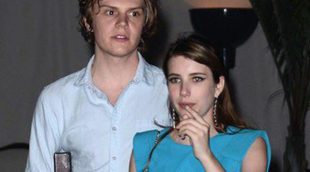 Evan Peters pensó que Emma Roberts era muy rara y no le gustaba cuando se conocieron