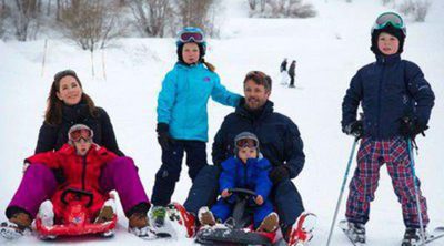 Federico y Mary de Dinamarca posan en Suiza con sus hijos Christian, Isabel, Vicente y Josefina