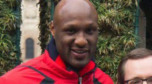 Primer paseo de Lamar Odom por Vitoria tras ser presentado como jugador del Baskonia