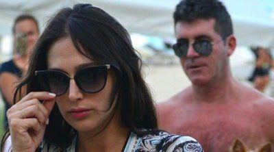 Simon Cowell y Lauren Silverman, día de playa con su hijo Eric una semana después de su nacimiento