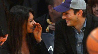 Ashton Kutcher y Mila Kunis reaparecen tras conocerse su compromiso