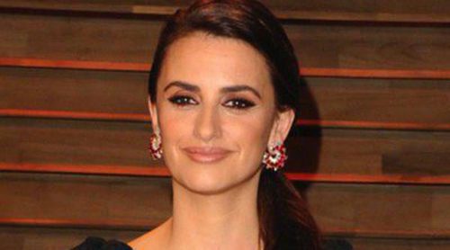 Penélope Cruz se divierte en la fiesta Vanity Fair tras ejercer de presentadora en los Oscar 2014