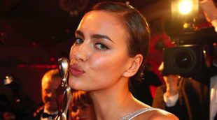 Irina Shayk recoge un galardón al más puro estilo Oscar en los Spa Awards 2014