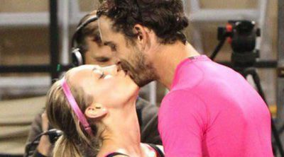 Kaley Cuoco y Ryan Sweeting, amor y pasión en la pista de tenis