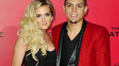 Ashlee Simpson y Evan Ross celebran su compromiso con un gran fiesta