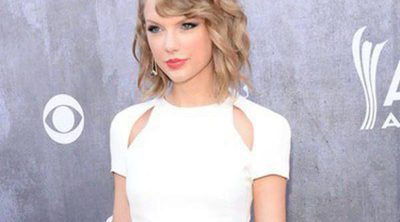 Taylor Swift, testigo de la victoria de Miranda Lambert en los Country Music Awards 2014