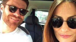 Xabi Alonso y Nagore Aranburu se ponen románticos por Semana Santa