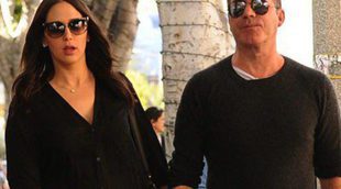 Simon Cowell y Lauren Silverman pasean a su hijo Eric durante la Semana Santa