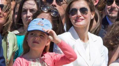 Las Infantas Leonor y SofÃ­a acompaÃ±an a los PrÃ­ncipes Felipe y Letizia a un acto oficial