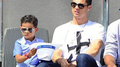 Cristiano Ronaldo, todo un padrazo con su hijo Cristiano Junior en el partido de Nadal en el Madrid Open 2014