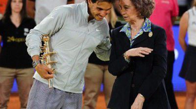 La Reina Sofía entrega emocionada el Madrid Open 2014 a Rafa Nadal