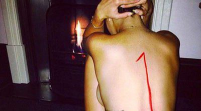 Rita Ora celebra en topless el éxito de su single 'I Will Never Let You Down'