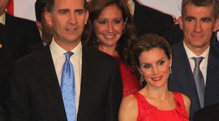 Los Príncipes Felipe y Letizia, radiantes y felices en una cena con empresarios sevillanos