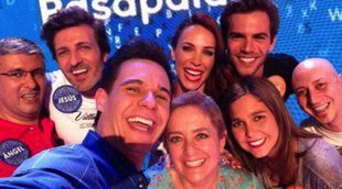 Natalia Sánchez y Marc Clotet dan suerte a Paz Herrera, concursante de 'Pasapalabra' que se ha llevado 1.310.000 euros