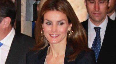 La Princesa Letizia acude a un seminario de periodismo mientras la Infanta Elena preside un acto de educaciÃ³n deportiva