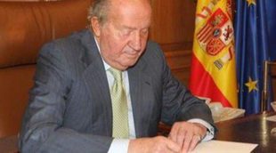 El Rey Juan Carlos explica las razones de su abdicación en un mensaje: "Hoy merece pasar a la primera línea una generación más joven"