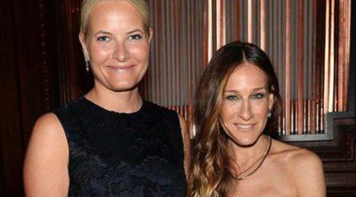 Mette-Marit de Noruega, Sarah Jessica Parker y Fergie, cita solidaria en la Inspiration Gala 2014 de amfAR