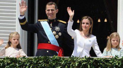 AsÃ­ ha sido la proclamaciÃ³n del Rey Felipe VI: De la imposiciÃ³n del fajÃ­n al saludo desde el Palacio Real