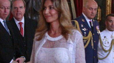 Mariló Montero acapara las miradas de Rafael Spottorno y otros tres hombres en la recepción de la proclamación de Felipe VI