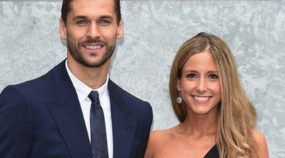 Fernando Llorente y su novia María, invitados de lujo al desfile de Armani en Milán