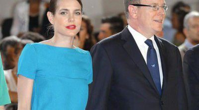 Carlota Casiraghi deslumbra en la clausura del Concurso de Saltos de Monte-Carlo junto a Alberto de Mónaco