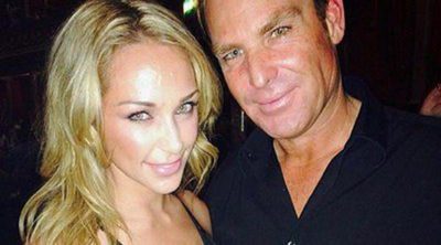 Shane Warne y Emily Scott confirman su romance tras una escapada a París