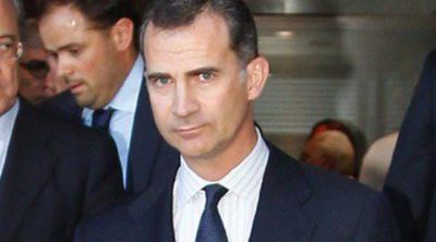 El Rey Felipe VI visita la capilla ardiente de Alfredo Di Stéfano: "Es una figura única en el mundo"