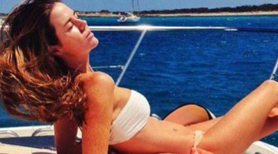 Amelia Bono disfruta de Formentera con su marido Manuel Martos y sus tres hijos